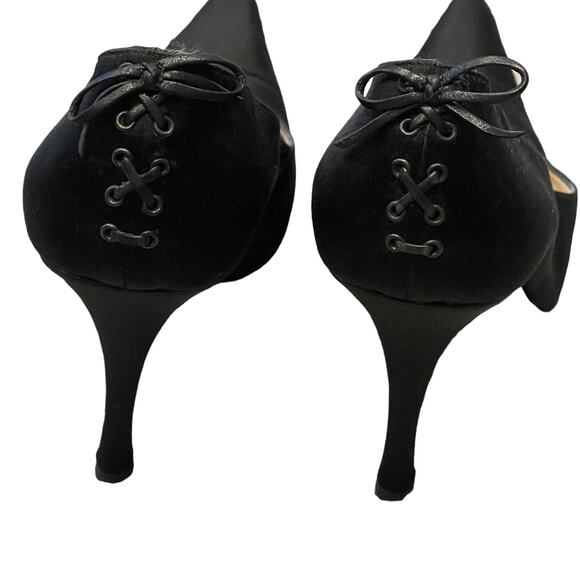 Vera Wang Authentic Lace Up Back Satin Pumps Pointed Toe Black Size 8 - Picture 5 of 9